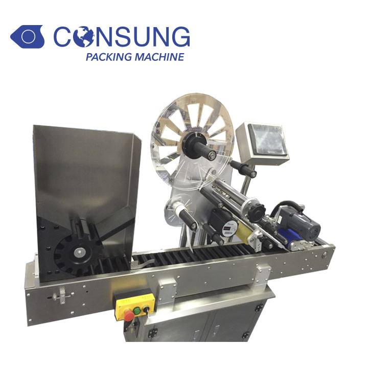 Vietnam customer order horizontal labeling machine